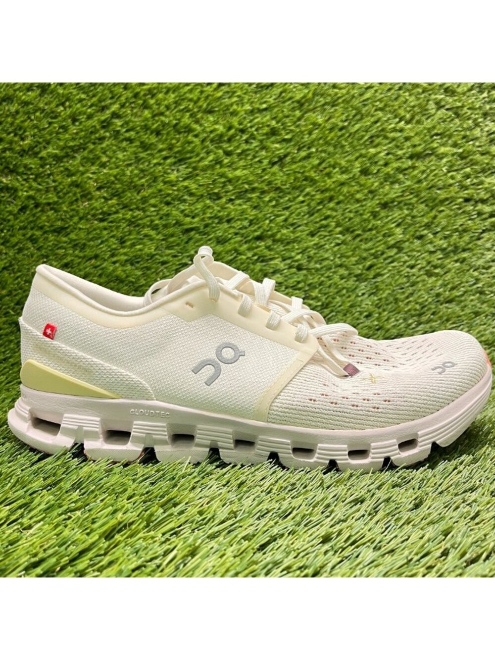 On Cloud X 4 Womens Size 8.5 Ivory Sand Athletic Running Walking Shoes Sneakers